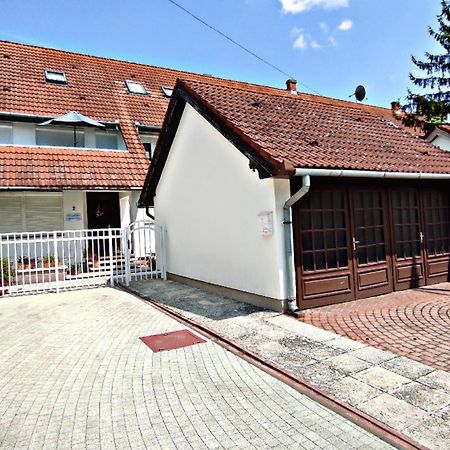 Alea Apartmanok Harkany Ngoại thất bức ảnh